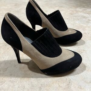 Donald Pliner Suede Colorblock Pattern Lasse 
Almond Toe Pumps Size 8